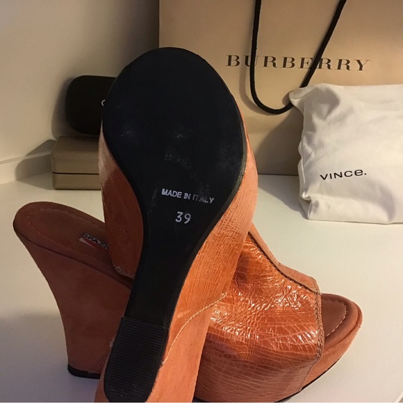 NWOT Italian Made Suede Heeled Mules - Picture 5 of 9